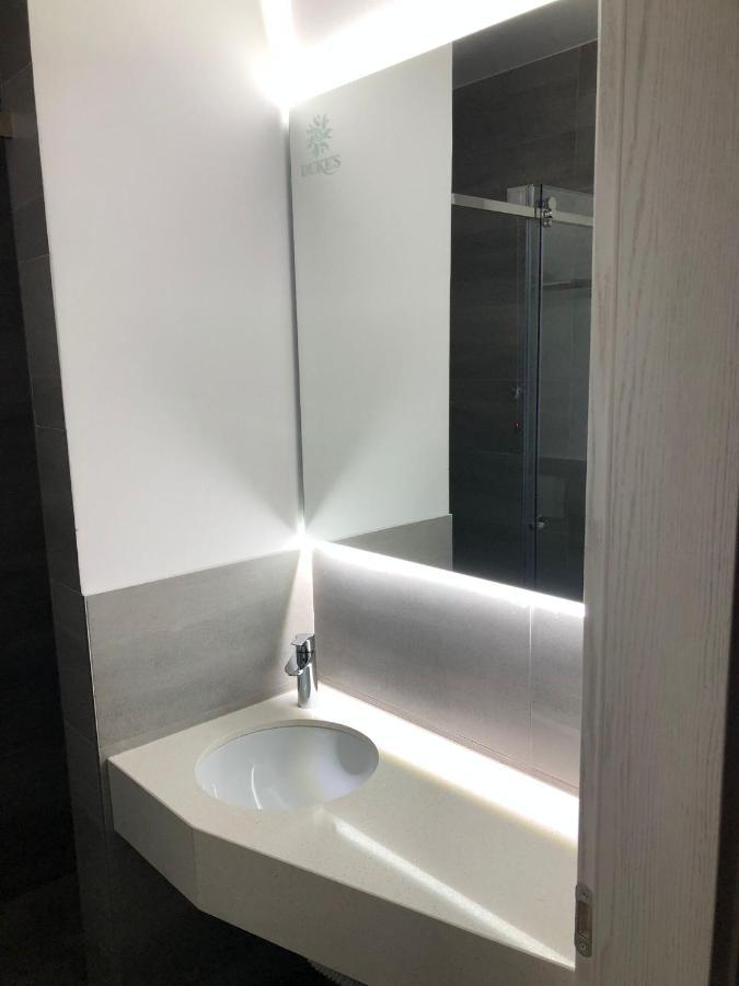 Dukes Albania Hotel Radhime Bagian luar foto