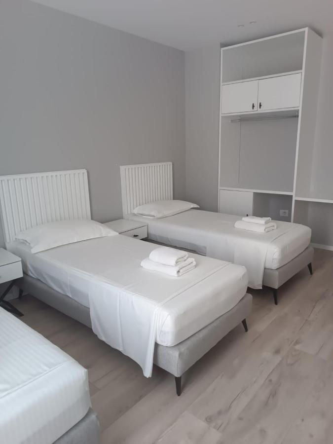 Dukes Albania Hotel Radhime Bagian luar foto