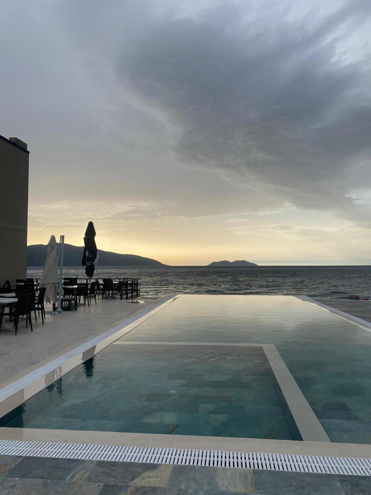 Dukes Albania Hotel Radhime Bagian luar foto