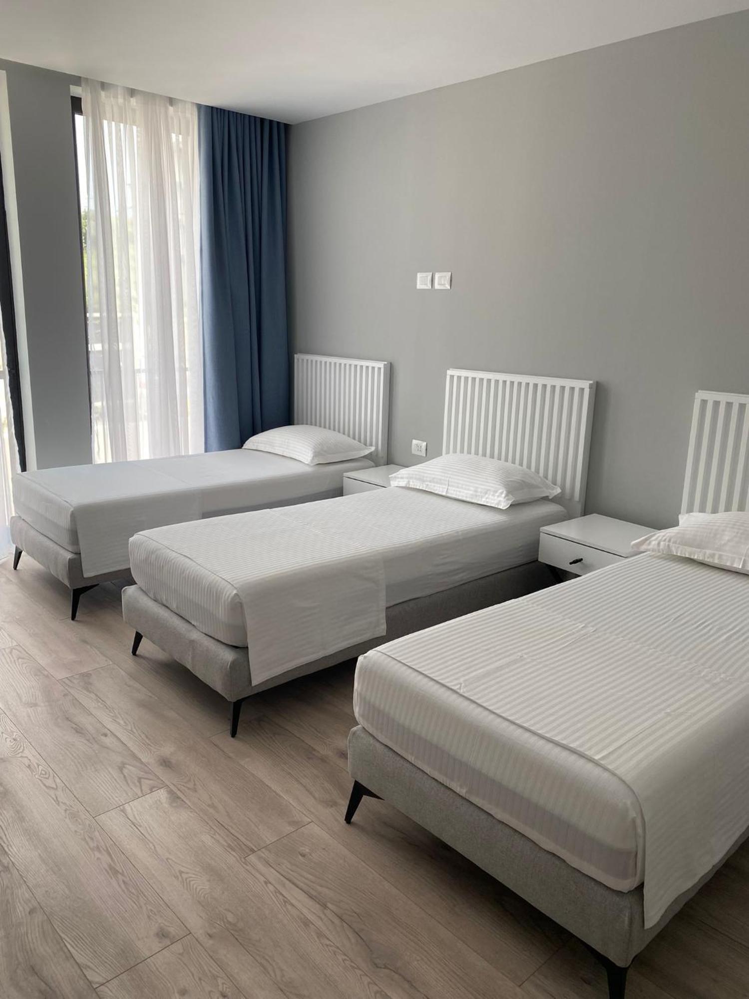 Dukes Albania Hotel Radhime Bagian luar foto