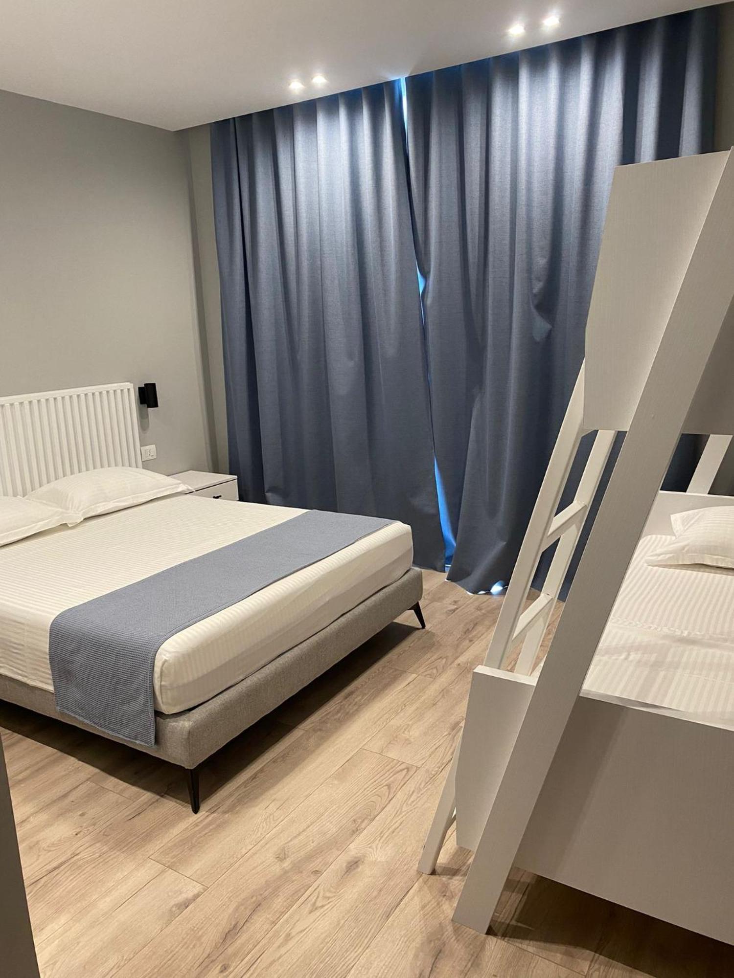 Dukes Albania Hotel Radhime Bagian luar foto