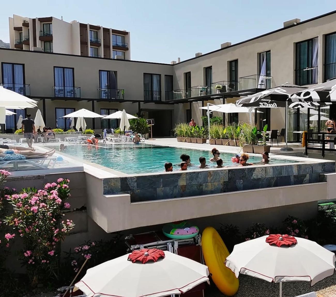 Dukes Albania Hotel Radhime Bagian luar foto