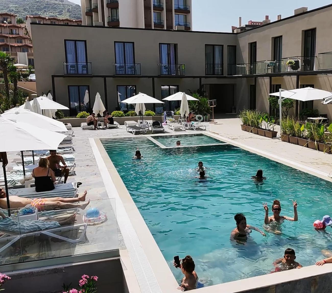 Dukes Albania Hotel Radhime Bagian luar foto