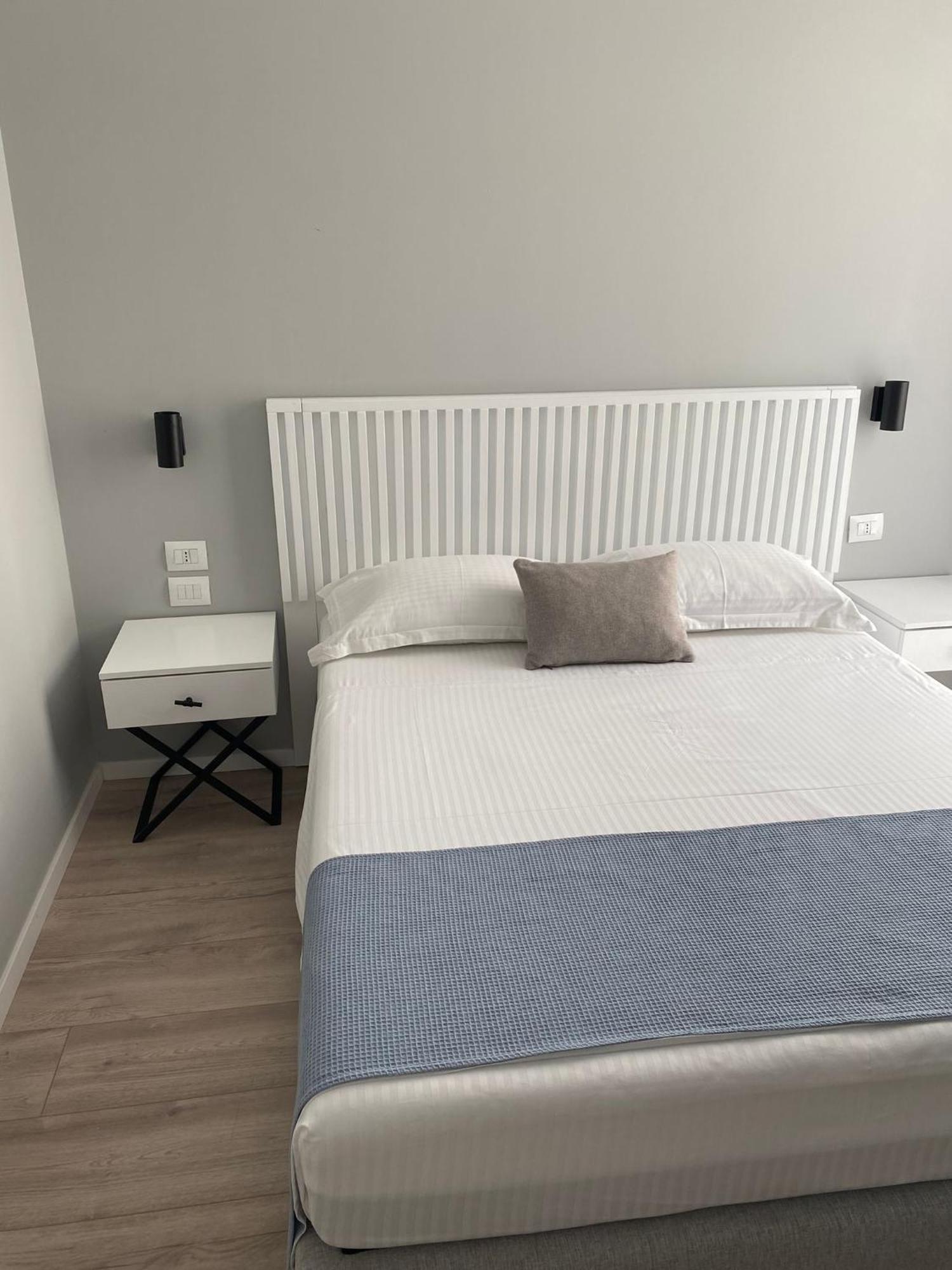 Dukes Albania Hotel Radhime Ruang foto